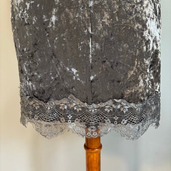 VTG Y2K Guess crushed velvet lace mini dress spaghetti strap Valentine's, size M - Picture 6 of 9